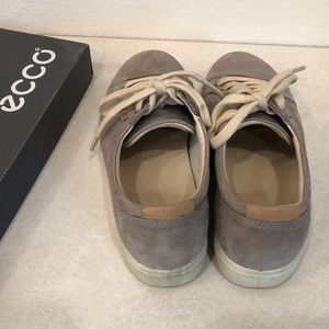 Women’s leather sneakers by Ecco size 37